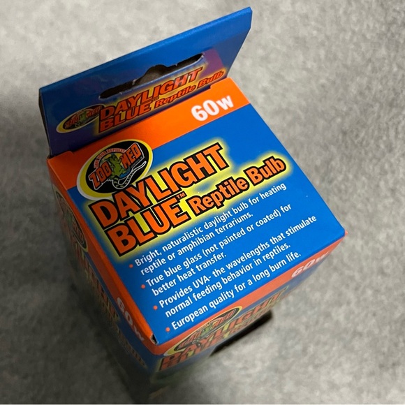 Zoo Med Daylight Blue Reptile Bulb 60 Watt - Picture 5 of 6